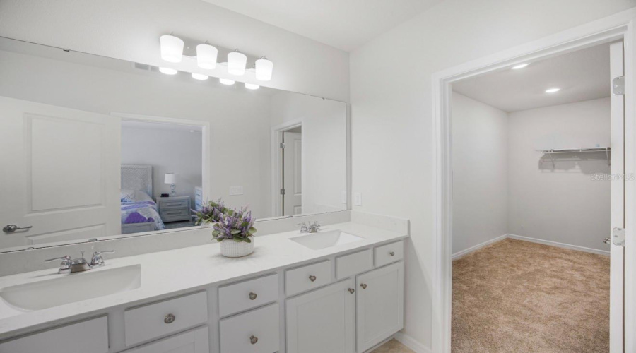 DAVENPORT, Florida 33896, 4 Bedrooms Bedrooms, ,2 BathroomsBathrooms,Residential,For Sale,LOVELY,0,MFRO6422751