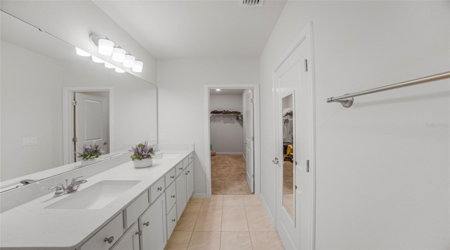 DAVENPORT, Florida 33896, 4 Bedrooms Bedrooms, ,2 BathroomsBathrooms,Residential,For Sale,LOVELY,0,MFRO6422751