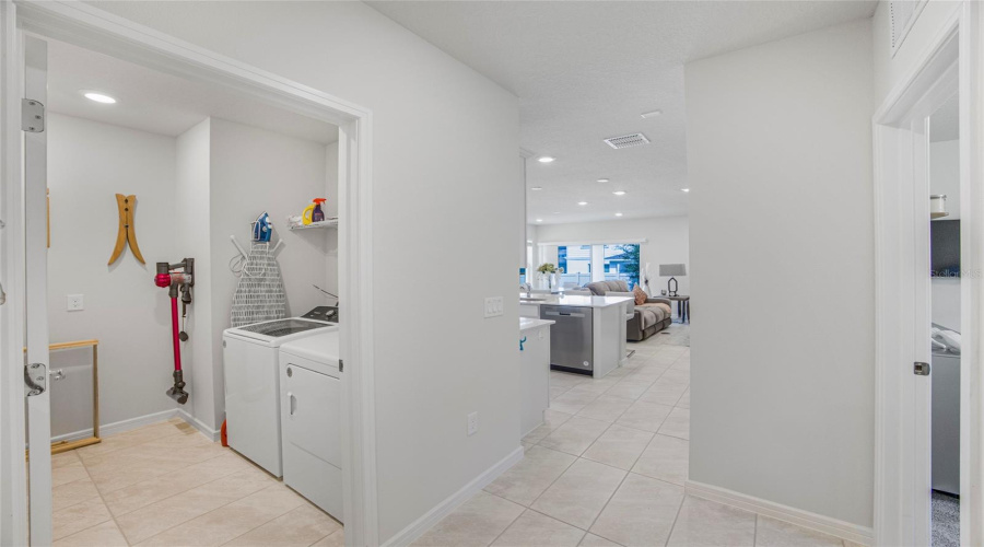 DAVENPORT, Florida 33896, 4 Bedrooms Bedrooms, ,2 BathroomsBathrooms,Residential,For Sale,LOVELY,0,MFRO6422751