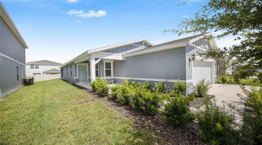 DAVENPORT, Florida 33896, 4 Bedrooms Bedrooms, ,2 BathroomsBathrooms,Residential,For Sale,LOVELY,0,MFRO6422751