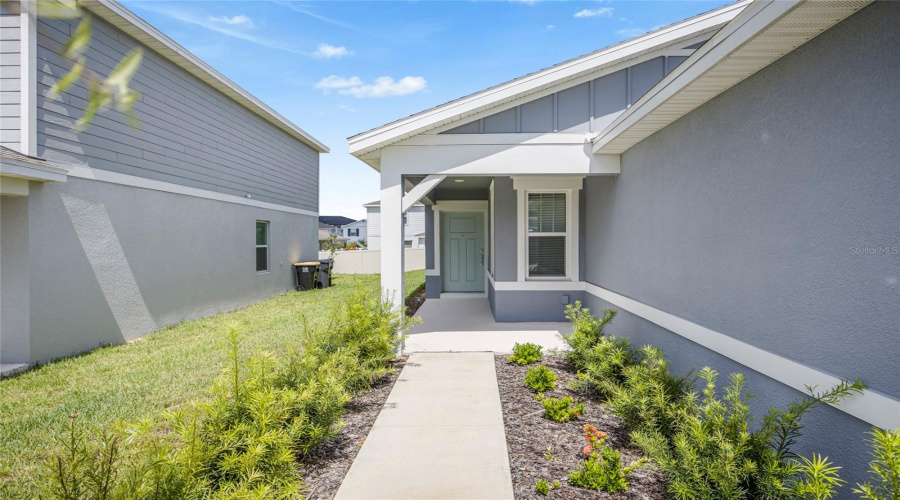 DAVENPORT, Florida 33896, 4 Bedrooms Bedrooms, ,2 BathroomsBathrooms,Residential,For Sale,LOVELY,0,MFRO6422751