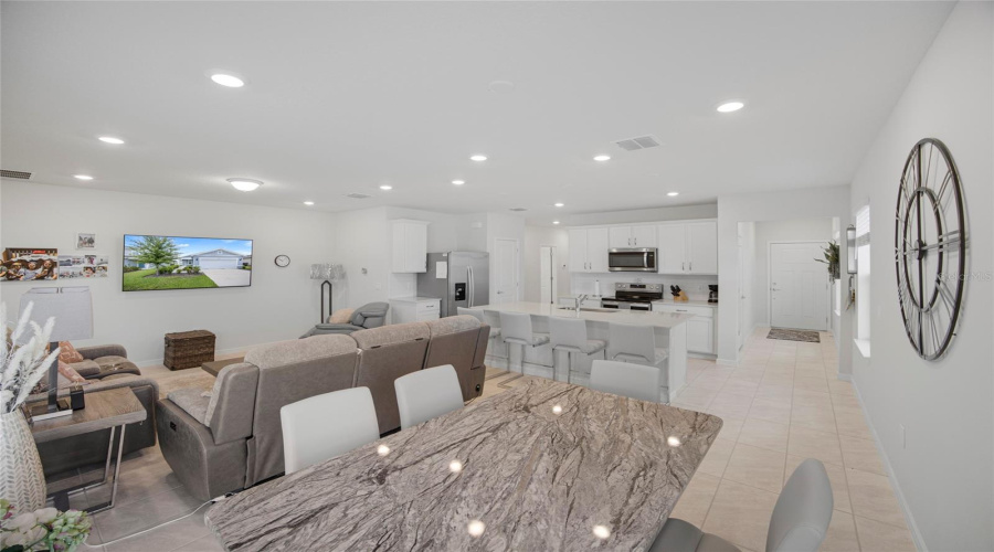 DAVENPORT, Florida 33896, 4 Bedrooms Bedrooms, ,2 BathroomsBathrooms,Residential,For Sale,LOVELY,0,MFRO6422751