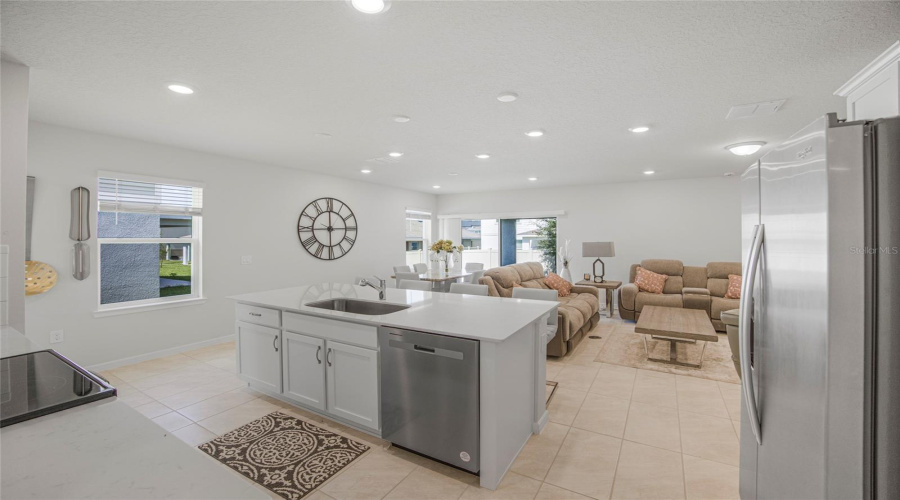 DAVENPORT, Florida 33896, 4 Bedrooms Bedrooms, ,2 BathroomsBathrooms,Residential,For Sale,LOVELY,0,MFRO6422751
