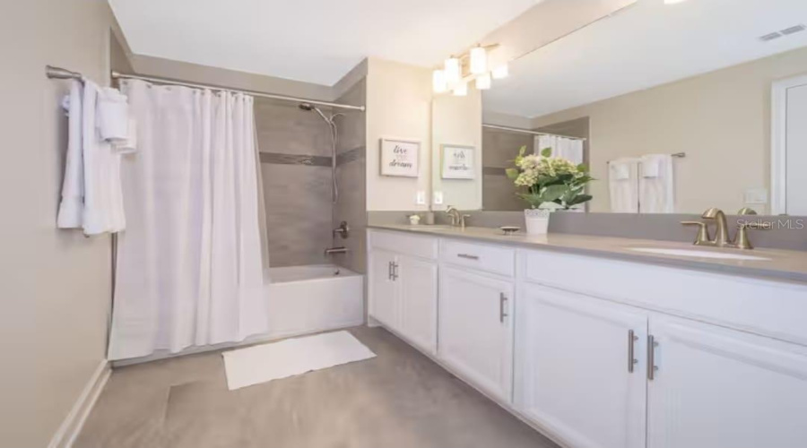 KISSIMMEE, Florida 34746, 5 Bedrooms Bedrooms, ,4 BathroomsBathrooms,Residential,For Sale,WINDERMERE,0,MFRO6422940