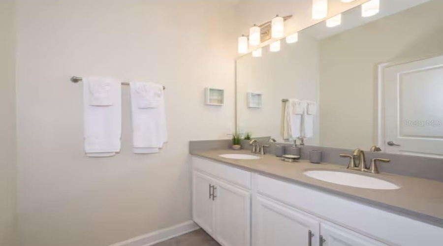 KISSIMMEE, Florida 34746, 5 Bedrooms Bedrooms, ,4 BathroomsBathrooms,Residential,For Sale,WINDERMERE,0,MFRO6422940