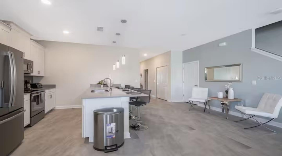 KISSIMMEE, Florida 34746, 5 Bedrooms Bedrooms, ,4 BathroomsBathrooms,Residential,For Sale,WINDERMERE,0,MFRO6422940