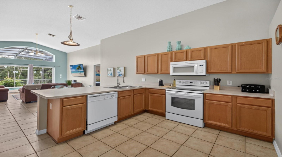 DAVENPORT, Florida 33837, 4 Bedrooms Bedrooms, ,3 BathroomsBathrooms,Residential,For Sale,PALOMA,0,MFRO6422929