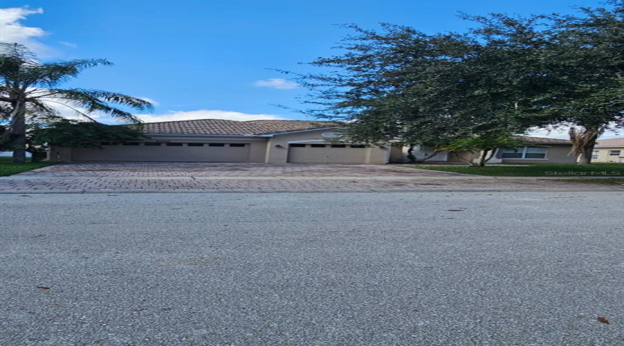 KISSIMMEE, Florida 34746, 3 Bedrooms Bedrooms, ,2 BathroomsBathrooms,Residential,For Sale,BOWFIN,0,MFRS5153371