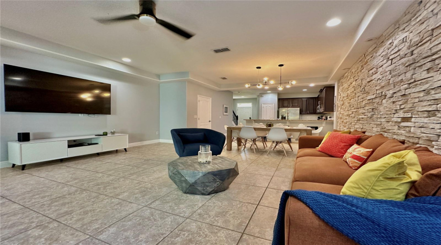 DAVENPORT, Florida 33896, 3 Bedrooms Bedrooms, ,2 BathroomsBathrooms,Residential,For Sale,ROSEVILLE,0,MFRO6394611