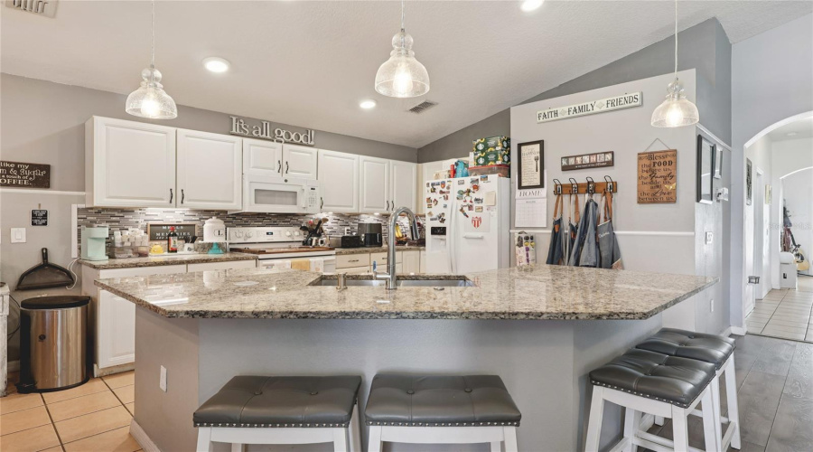 KISSIMMEE, Florida 34746, 4 Bedrooms Bedrooms, ,3 BathroomsBathrooms,Residential,For Sale,CUMBRIAN LAKES,0,MFRS5145366