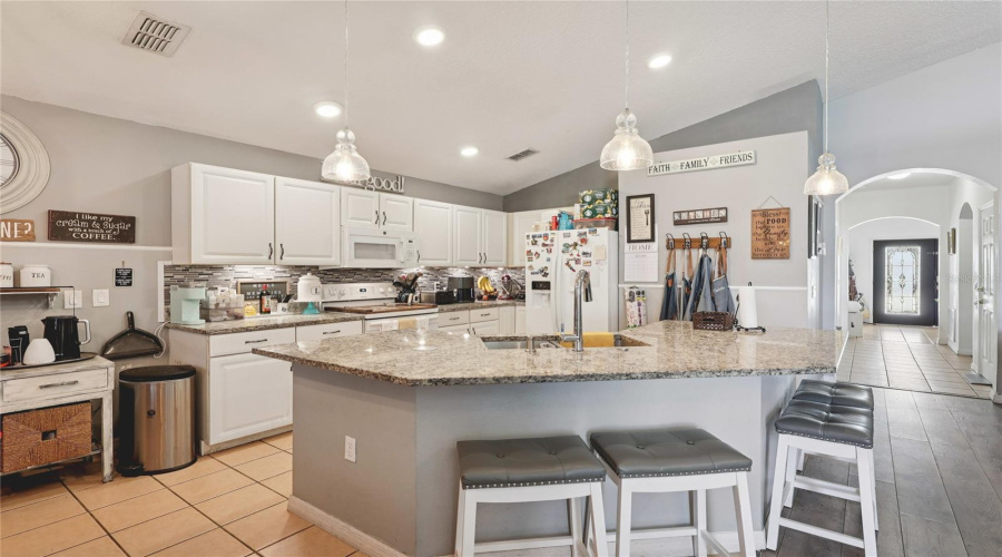 KISSIMMEE, Florida 34746, 4 Bedrooms Bedrooms, ,3 BathroomsBathrooms,Residential,For Sale,CUMBRIAN LAKES,0,MFRS5145366