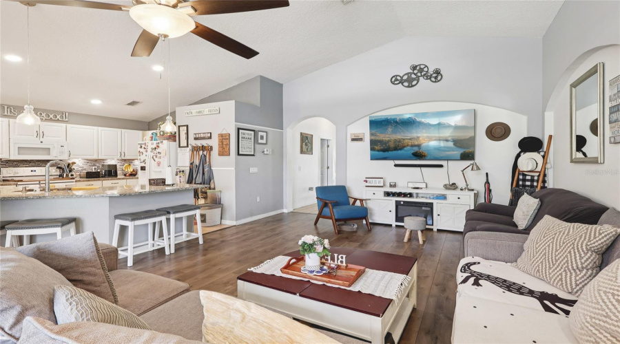 KISSIMMEE, Florida 34746, 4 Bedrooms Bedrooms, ,3 BathroomsBathrooms,Residential,For Sale,CUMBRIAN LAKES,0,MFRS5145366