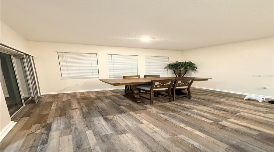 DAVENPORT, Florida 33896, 4 Bedrooms Bedrooms, ,2 BathroomsBathrooms,Residential,For Sale,DOWNSWING,0,MFRS5148165