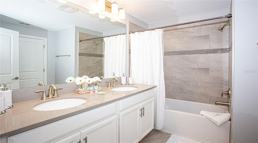 KISSIMMEE, Florida 34746, 4 Bedrooms Bedrooms, ,3 BathroomsBathrooms,Residential,For Sale,MEMORIES,0,MFRO6423556