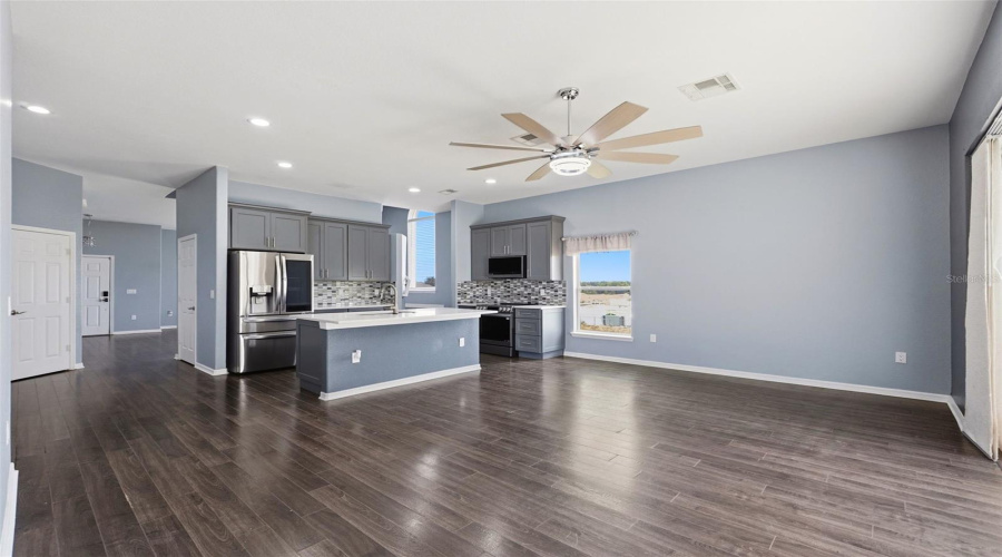 DAVENPORT, Florida 33837, 5 Bedrooms Bedrooms, ,3 BathroomsBathrooms,Residential,For Sale,CADIZ,0,MFRO6419944