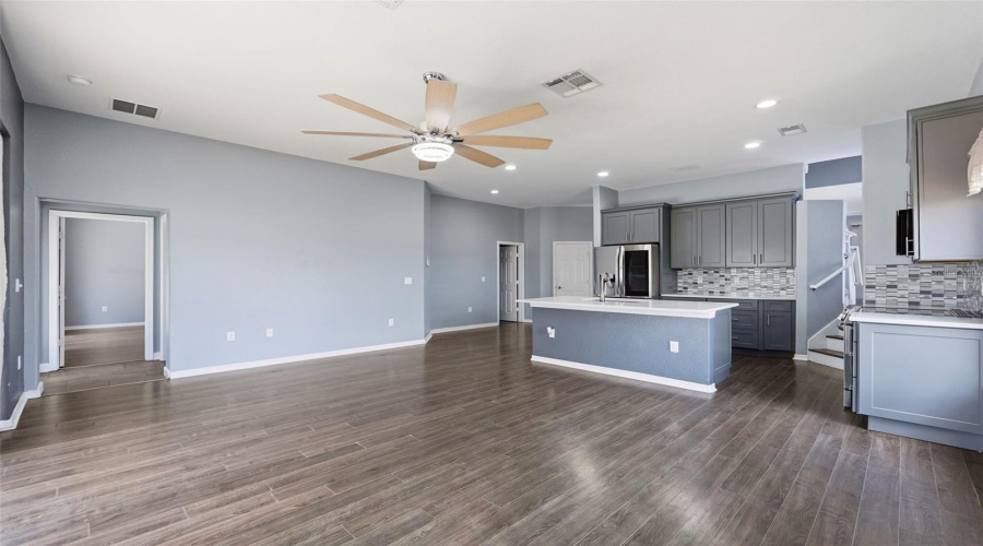 DAVENPORT, Florida 33837, 5 Bedrooms Bedrooms, ,3 BathroomsBathrooms,Residential,For Sale,CADIZ,0,MFRO6419944