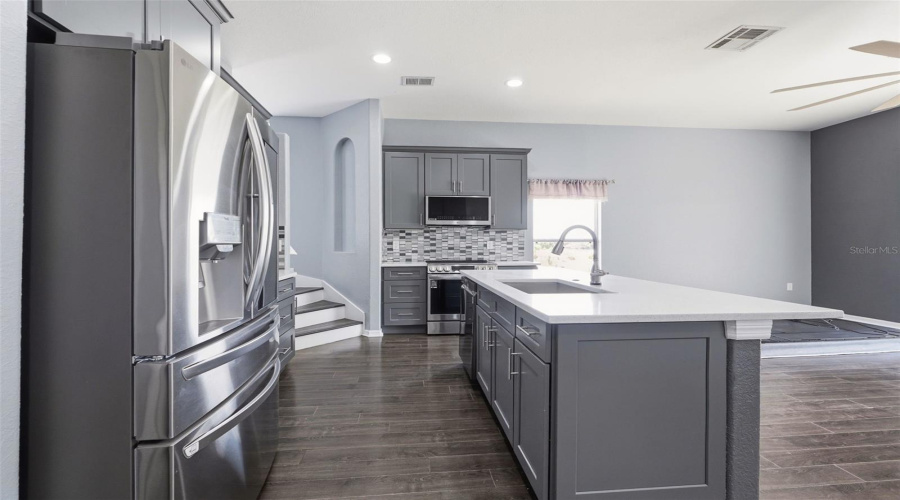 DAVENPORT, Florida 33837, 5 Bedrooms Bedrooms, ,3 BathroomsBathrooms,Residential,For Sale,CADIZ,0,MFRO6419944