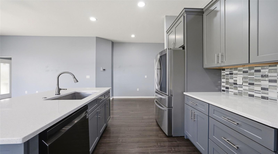 DAVENPORT, Florida 33837, 5 Bedrooms Bedrooms, ,3 BathroomsBathrooms,Residential,For Sale,CADIZ,0,MFRO6419944