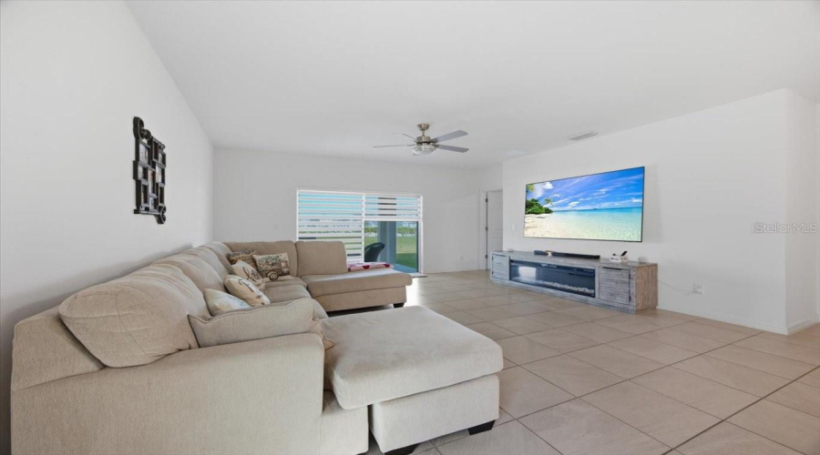 KISSIMMEE, Florida 34746, 4 Bedrooms Bedrooms, ,2 BathroomsBathrooms,Residential,For Sale,BLUE HAMMOCK,0,MFRS5153424