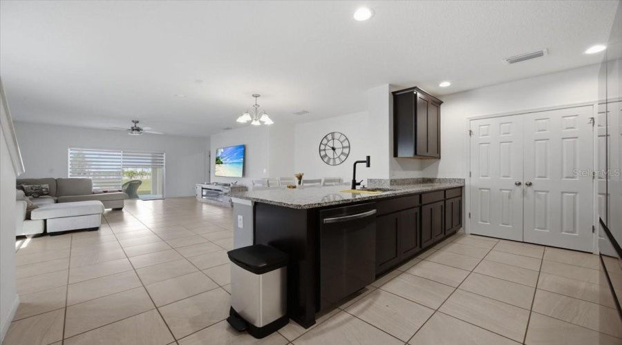 KISSIMMEE, Florida 34746, 4 Bedrooms Bedrooms, ,2 BathroomsBathrooms,Residential,For Sale,BLUE HAMMOCK,0,MFRS5153424