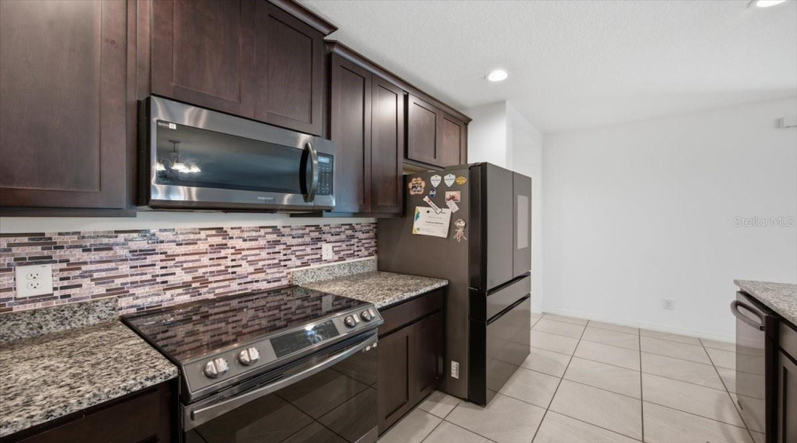 KISSIMMEE, Florida 34746, 4 Bedrooms Bedrooms, ,2 BathroomsBathrooms,Residential,For Sale,BLUE HAMMOCK,0,MFRS5153424