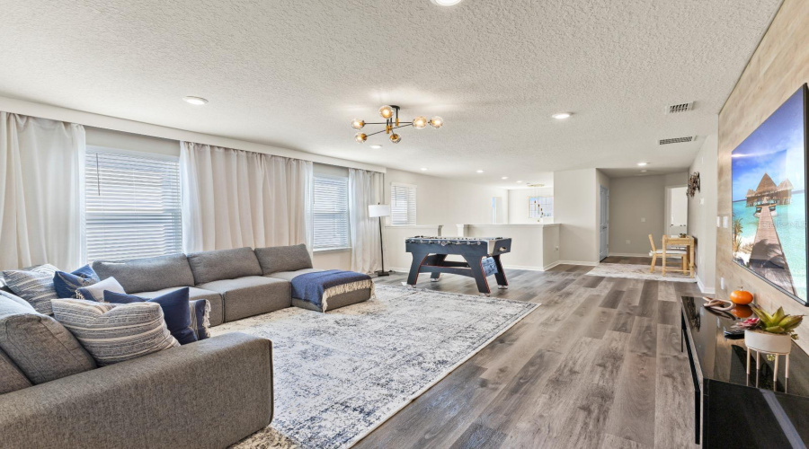DAVENPORT, Florida 33897, 6 Bedrooms Bedrooms, ,4 BathroomsBathrooms,Residential,For Sale,LANA,0,MFRO6423908