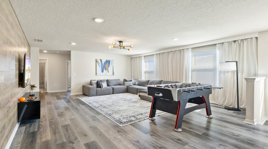 DAVENPORT, Florida 33897, 6 Bedrooms Bedrooms, ,4 BathroomsBathrooms,Residential,For Sale,LANA,0,MFRO6423908