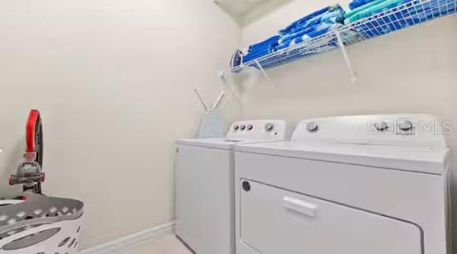 DAVENPORT, Florida 33897, 6 Bedrooms Bedrooms, ,4 BathroomsBathrooms,Residential,For Sale,LANA,0,MFRO6423908