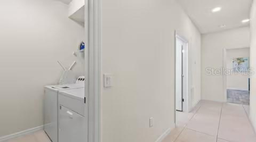 DAVENPORT, Florida 33897, 6 Bedrooms Bedrooms, ,4 BathroomsBathrooms,Residential,For Sale,LANA,0,MFRO6423908