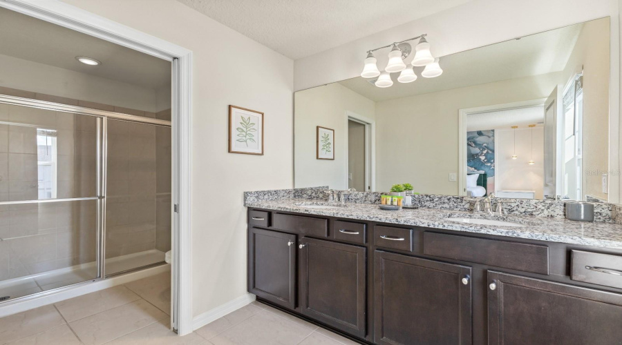 DAVENPORT, Florida 33897, 6 Bedrooms Bedrooms, ,4 BathroomsBathrooms,Residential,For Sale,LANA,0,MFRO6423908