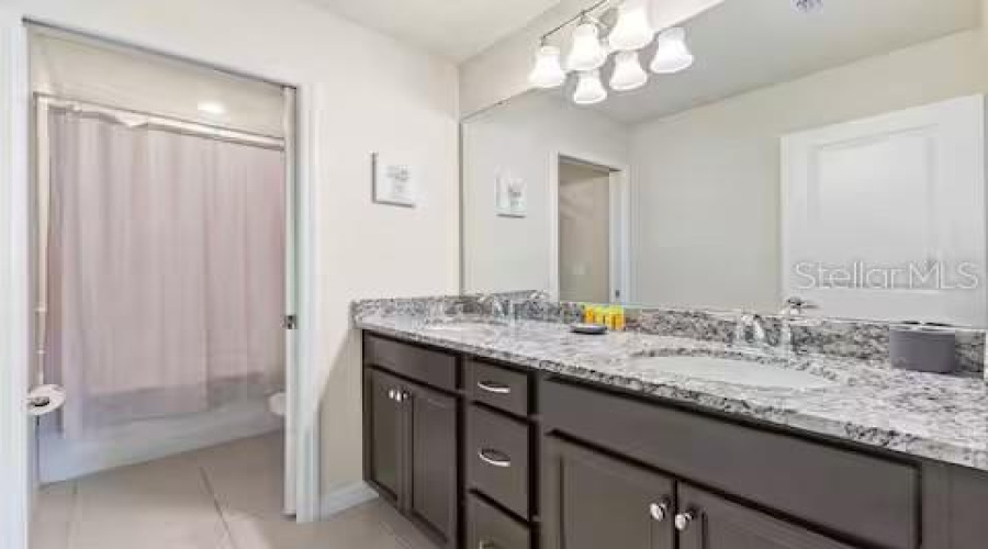 DAVENPORT, Florida 33897, 6 Bedrooms Bedrooms, ,4 BathroomsBathrooms,Residential,For Sale,LANA,0,MFRO6423908