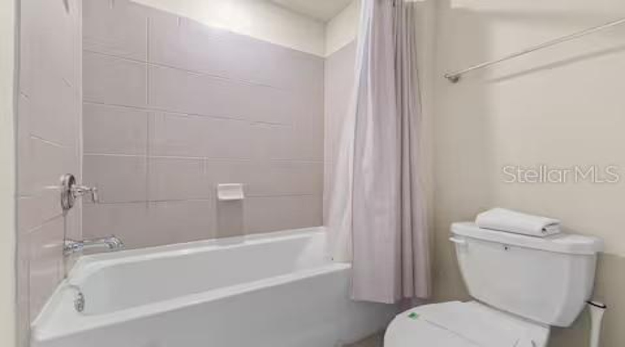 DAVENPORT, Florida 33897, 6 Bedrooms Bedrooms, ,4 BathroomsBathrooms,Residential,For Sale,LANA,0,MFRO6423908