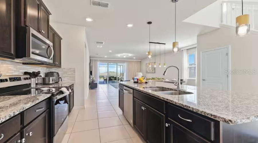 DAVENPORT, Florida 33897, 6 Bedrooms Bedrooms, ,4 BathroomsBathrooms,Residential,For Sale,LANA,0,MFRO6423908