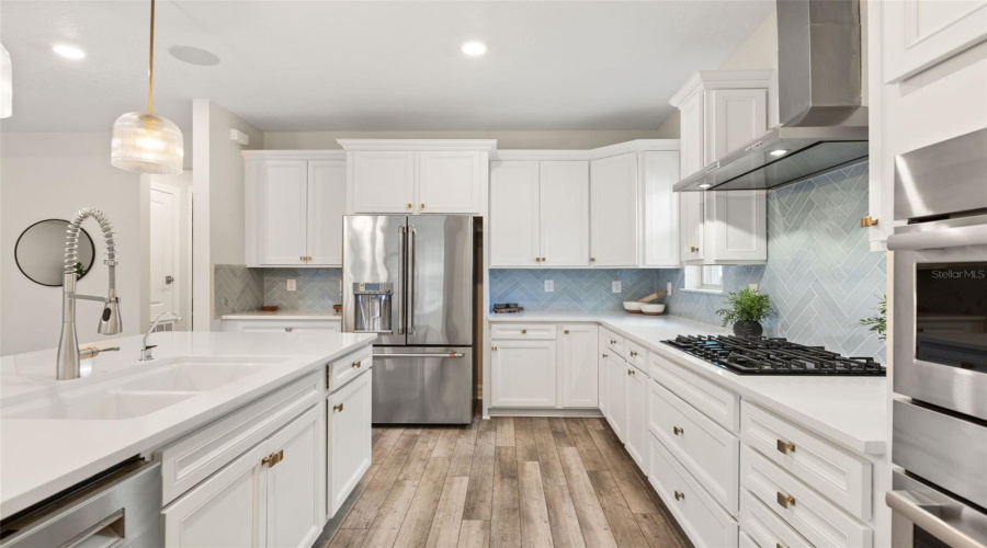 ORLANDO, Florida 32836, 5 Bedrooms Bedrooms, ,4 BathroomsBathrooms,Residential,For Sale,WANDERING,0,MFRO6419590