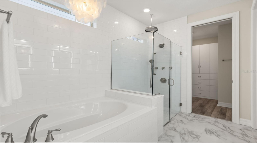 ORLANDO, Florida 32836, 5 Bedrooms Bedrooms, ,4 BathroomsBathrooms,Residential,For Sale,WANDERING,0,MFRO6419590