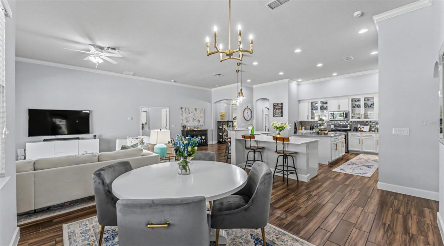 KISSIMMEE, Florida 34746, 5 Bedrooms Bedrooms, ,4 BathroomsBathrooms,Residential,For Sale,SHORESIDE,0,MFRP4939263