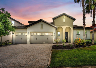 KISSIMMEE, Florida 34746, 5 Bedrooms Bedrooms, ,4 BathroomsBathrooms,Residential,For Sale,SHORESIDE,0,MFRP4939263