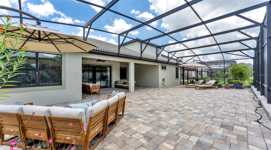 KISSIMMEE, Florida 34746, 5 Bedrooms Bedrooms, ,4 BathroomsBathrooms,Residential,For Sale,SHORESIDE,0,MFRP4939263