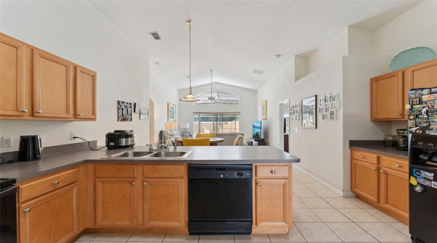KISSIMMEE, Florida 34746, 4 Bedrooms Bedrooms, ,3 BathroomsBathrooms,Residential,For Sale,MADIERA BEACH BLVD,0,MFRO6422779