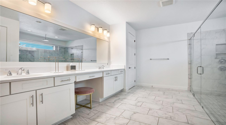 ORLANDO, Florida 32836, 4 Bedrooms Bedrooms, ,3 BathroomsBathrooms,Residential,For Sale,ROYAL CYPRESS,0,MFRO6423737