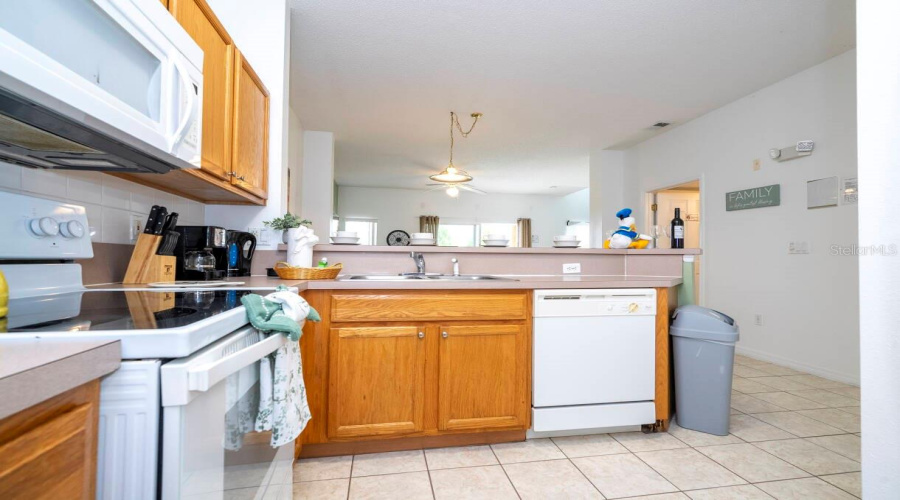 KISSIMMEE, Florida 34746, 3 Bedrooms Bedrooms, ,2 BathroomsBathrooms,Residential,For Sale,PARK RIDGE,0,MFRO6423505