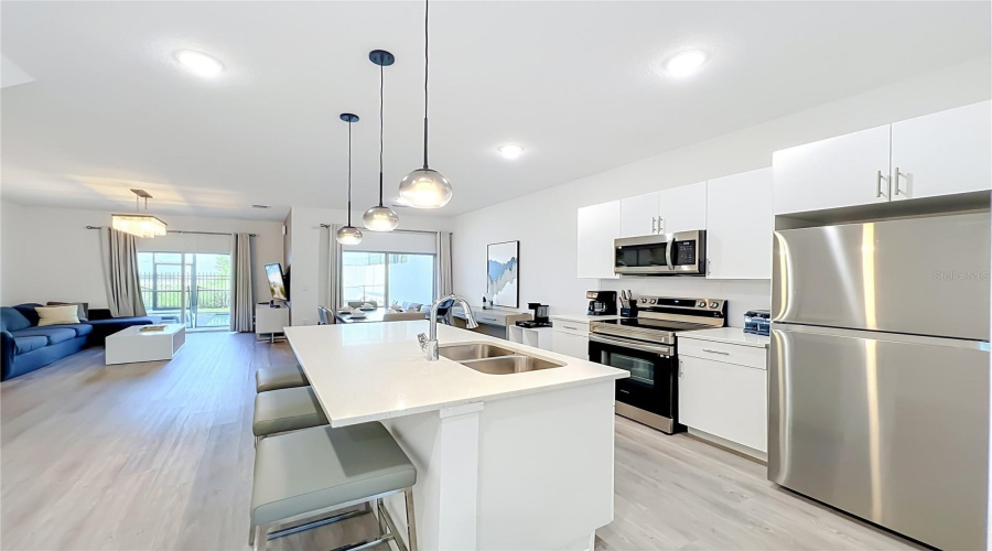 DAVENPORT, Florida 33896, 6 Bedrooms Bedrooms, ,5 BathroomsBathrooms,Residential,For Sale,FAMAGUSTA,0,MFRO6424110