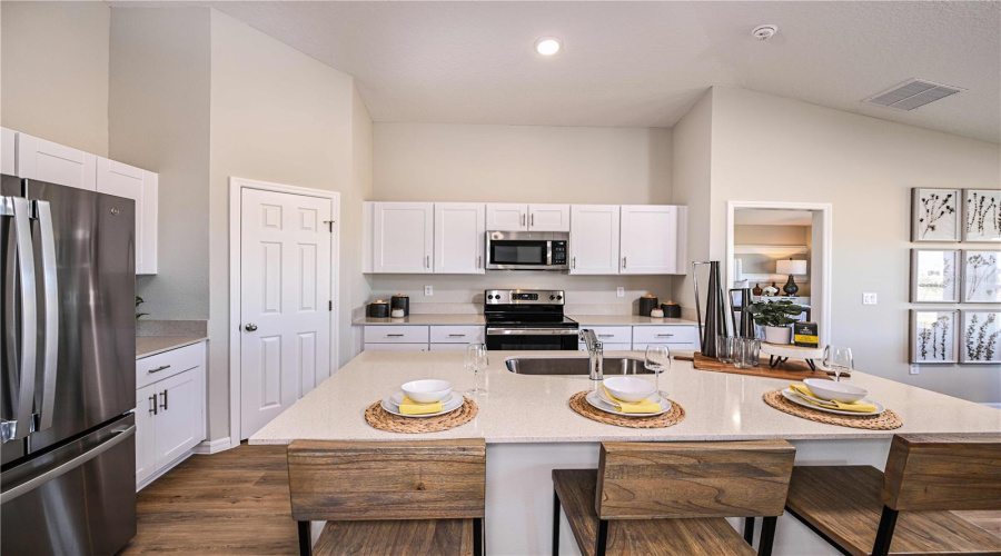 DAVENPORT, Florida 33837, 4 Bedrooms Bedrooms, ,2 BathroomsBathrooms,Residential,For Sale,RIVER BEACON,0,MFRTB8525720