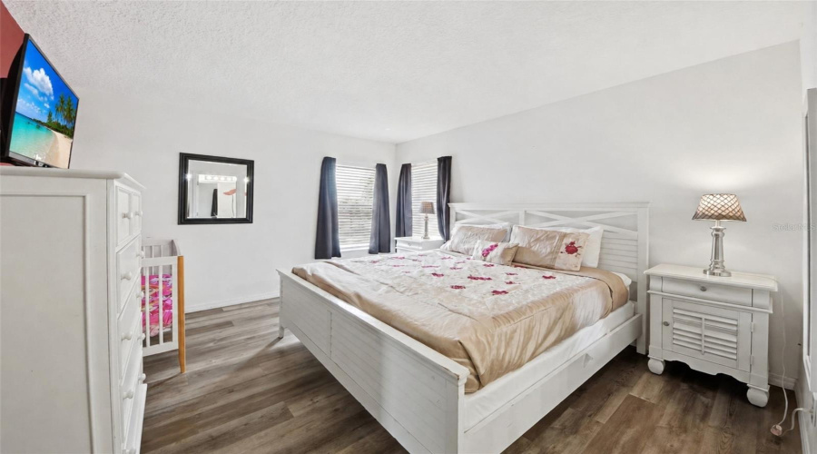 DAVENPORT, Florida 33897, 7 Bedrooms Bedrooms, ,4 BathroomsBathrooms,Residential,For Sale,SEVILLA,0,MFRO6422362