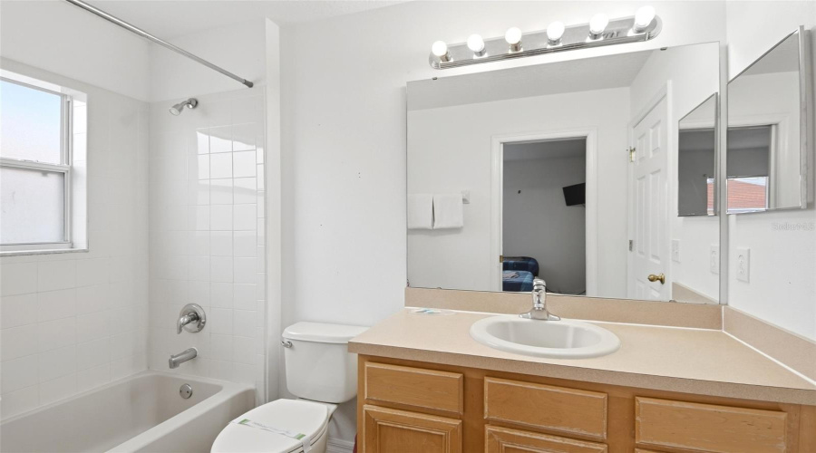 DAVENPORT, Florida 33897, 7 Bedrooms Bedrooms, ,4 BathroomsBathrooms,Residential,For Sale,SEVILLA,0,MFRO6422362