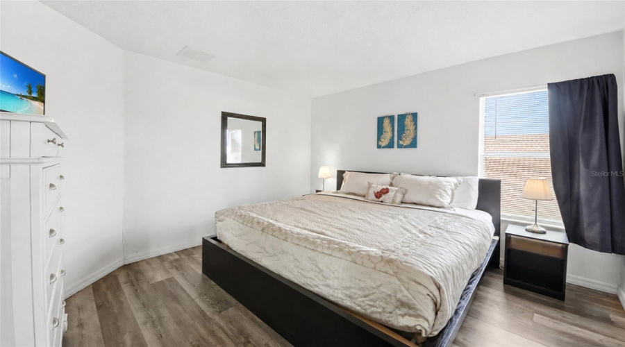 DAVENPORT, Florida 33897, 7 Bedrooms Bedrooms, ,4 BathroomsBathrooms,Residential,For Sale,SEVILLA,0,MFRO6422362