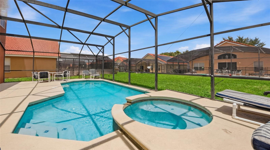 DAVENPORT, Florida 33897, 7 Bedrooms Bedrooms, ,4 BathroomsBathrooms,Residential,For Sale,SEVILLA,0,MFRO6422362