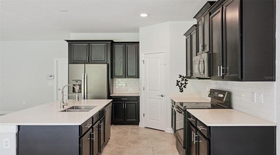 KISSIMMEE, Florida 34746, 4 Bedrooms Bedrooms, ,2 BathroomsBathrooms,Residential,For Sale,CRESCENT MOON,0,MFRP4939276