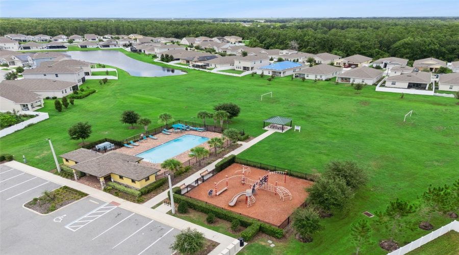 KISSIMMEE, Florida 34746, 4 Bedrooms Bedrooms, ,2 BathroomsBathrooms,Residential,For Sale,CRESCENT MOON,0,MFRP4939276