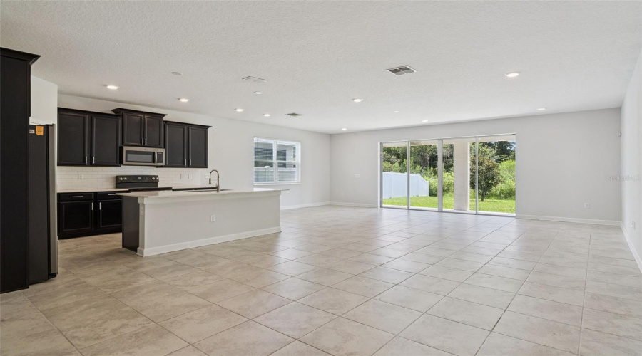 KISSIMMEE, Florida 34746, 4 Bedrooms Bedrooms, ,2 BathroomsBathrooms,Residential,For Sale,CRESCENT MOON,0,MFRP4939276